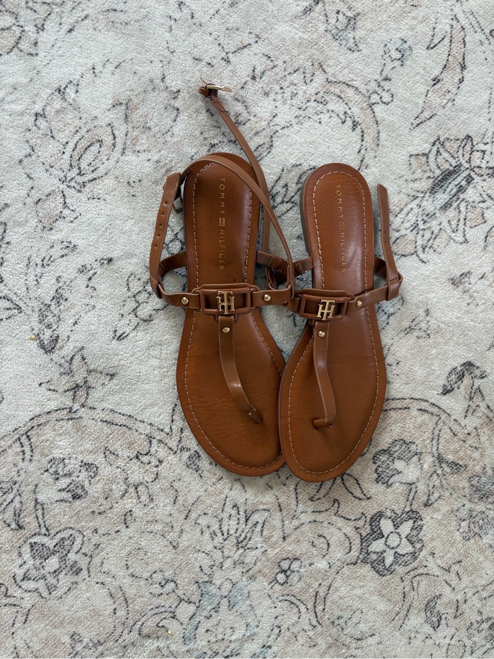 Tommy Hilfiger Brown Leather T-Strap Logo Sandals size 9